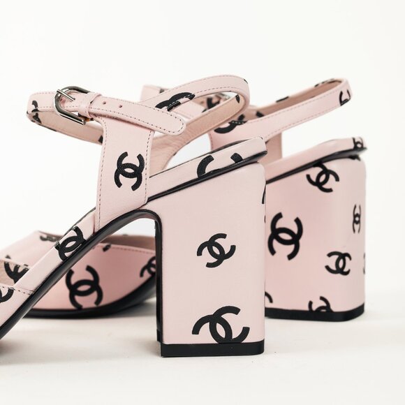 Chanel 22S Light Pink CC-Print Leather Sandals - Picture 8 of 11